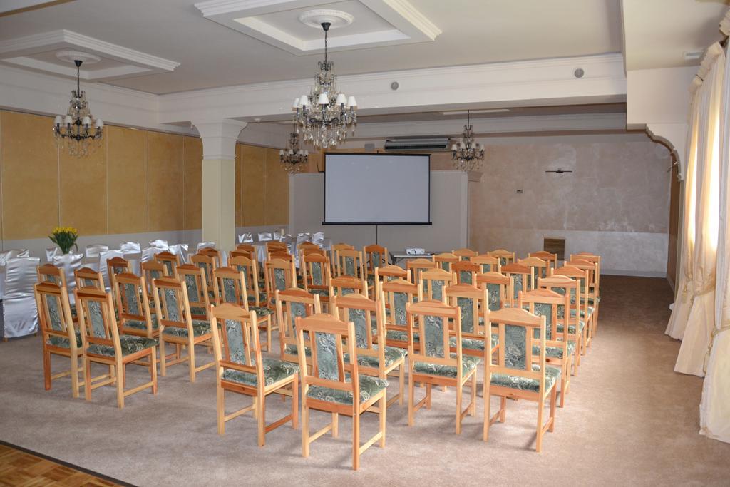 Hotel&Restauracja Zlote Runo Góra Kalwaria Dış mekan fotoğraf